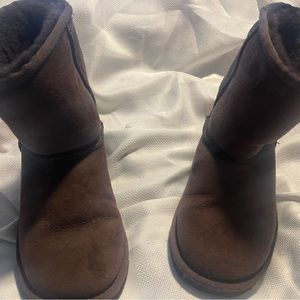 Kids chocolate uggs